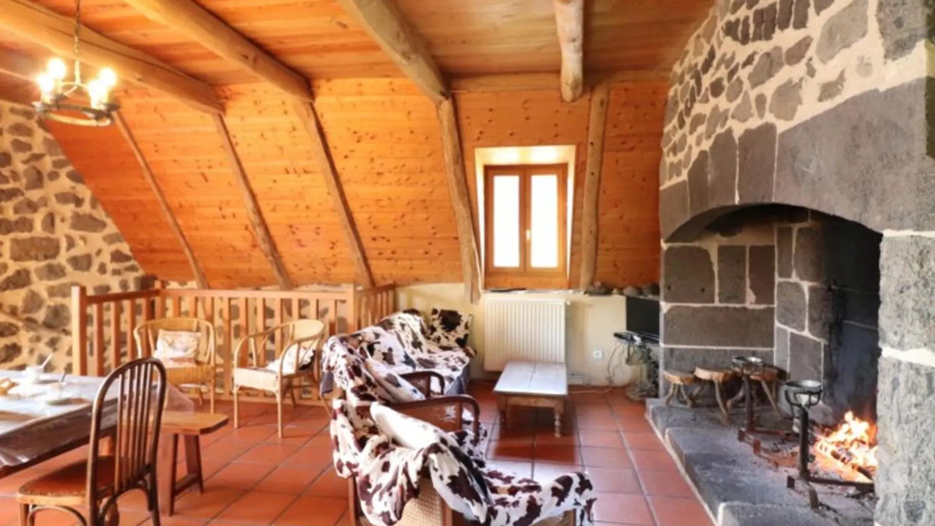 Casa vacanze Maison De Montagne Avec Jardin, 3 Chambres Pres Super-Lioran - Fr-1-742-79 Thiézac Francia